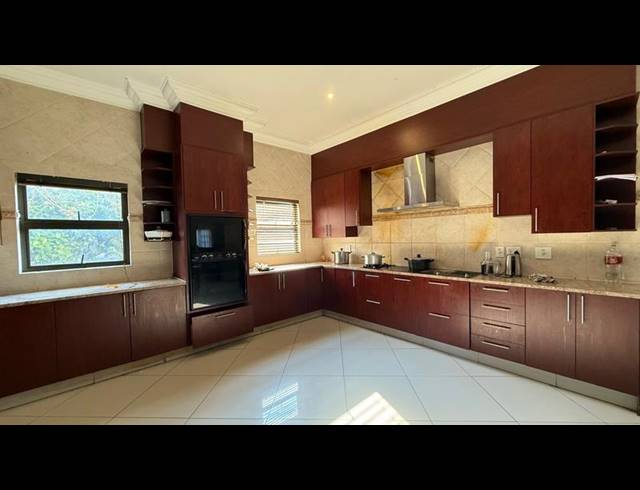 6 BEDROOM PROPERTY TO RENT IN BROADACRES